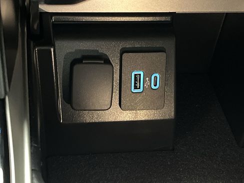 Certified 2023 Ford Explorer ST-Line w/ Class IV Trailer Tow Package image 26