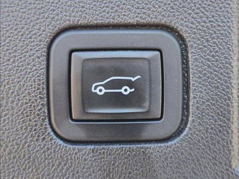 Used 2024 Chevrolet Equinox LT AWD/4WD image 7