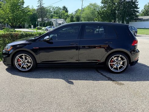 Used 2020 Volkswagen GTI SE FWD image 7