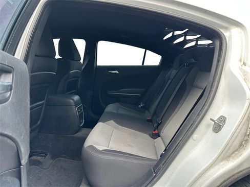Used 2015 Dodge Charger SXT image 13