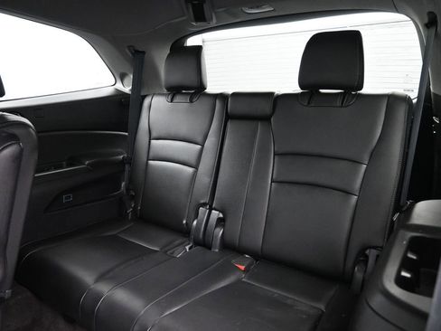 Used 2020 Honda Pilot Touring image 25