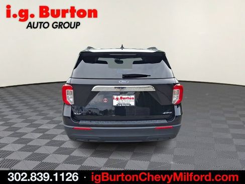Used 2023 Ford Explorer XLT AWD/4WD image 5