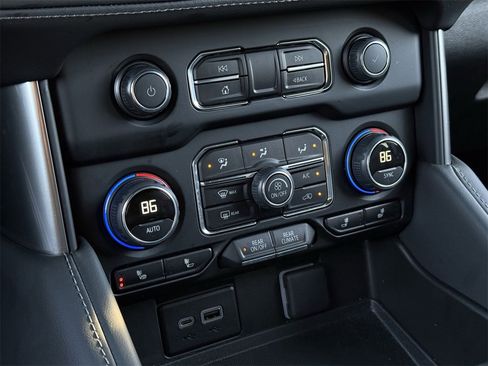 Certified 2024 Chevrolet Suburban LT image 17