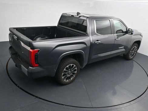 Used 2025 Toyota Tundra Limited AWD/4WD image 16