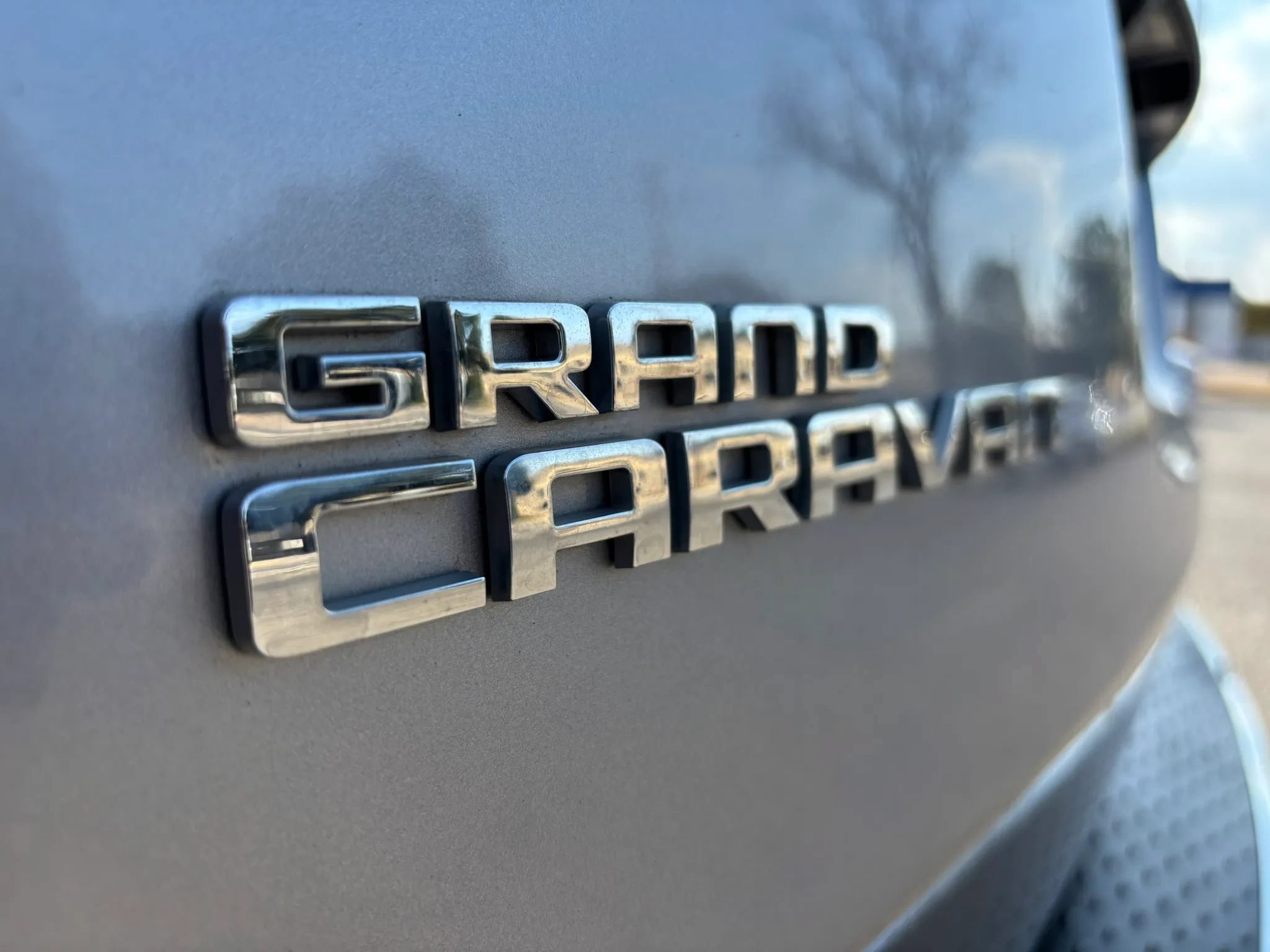 Used 2019 Dodge Grand Caravan SE w/ UConnect Hands-Free Group FWD image 11