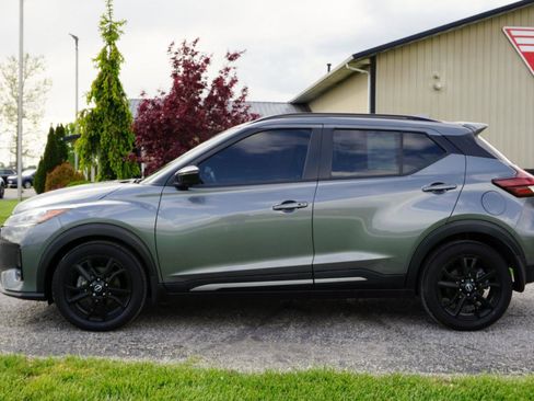 Used 2024 Nissan Kicks SR w/ SR Premium Package FWD image 24