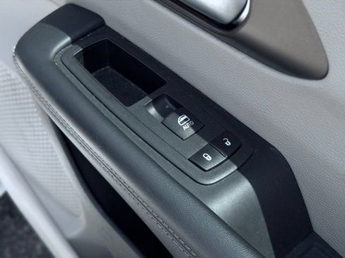 Certified 2023 Chrysler Voyager LX FWD image 17