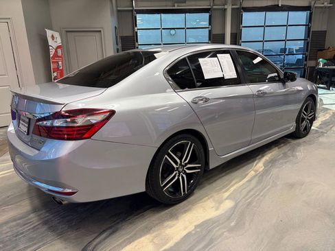 Used 2017 Honda Accord Sport Special Edition image 30