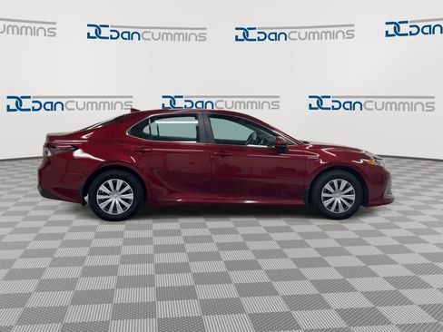 Used 2021 Toyota Camry LE FWD image 9