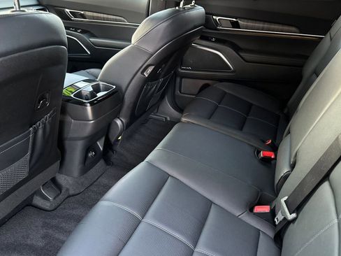 Used 2025 Kia Telluride SX image 13