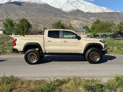 Used 2024 Chevrolet Colorado ZR2 w/ ZR2 Convenience Package III AWD/4WD image 8