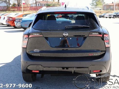 New 2025 Nissan Kicks SR image 6