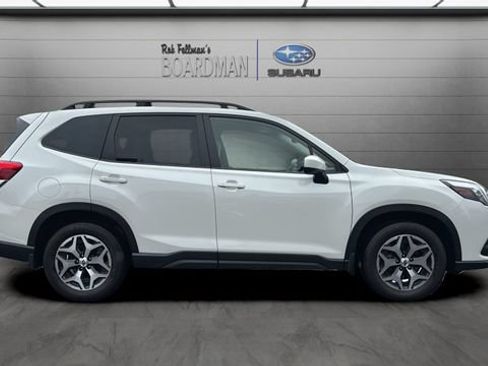 Used 2023 Subaru Forester Premium AWD/4WD image 3