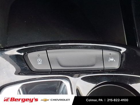 Certified 2025 Chevrolet Trax LT w/ LT Convenience Package image 26