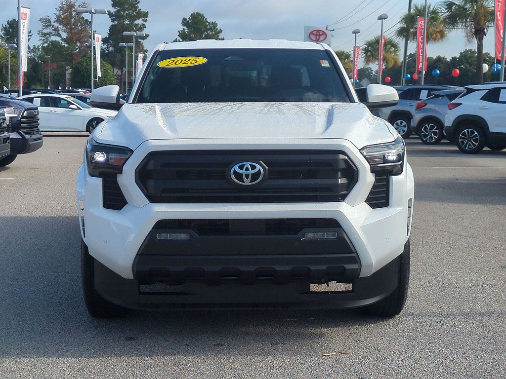 Certified 2025 Toyota Tacoma SR5 AWD/4WD image 8