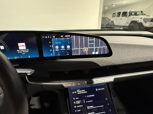 Used 2024 Lucid Air Touring AWD/4WD image 33