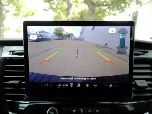 Used 2025 Ford Transit 350 XLT RWD image 8