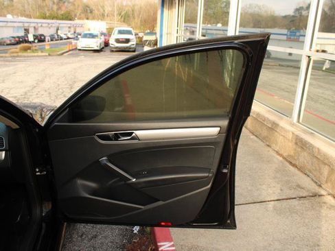 Used 2017 Volkswagen Passat 1.8T S FWD image 18
