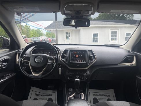Used 2014 Jeep Cherokee Latitude AWD/4WD image 6