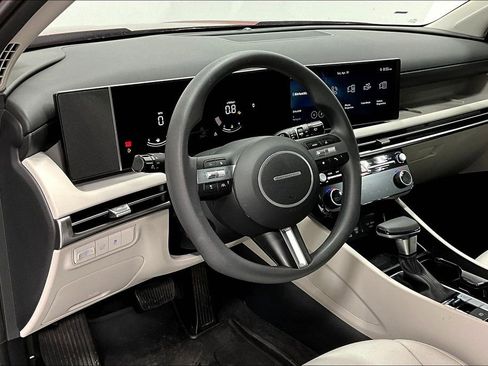 Used 2025 Hyundai Tucson SEL image 16