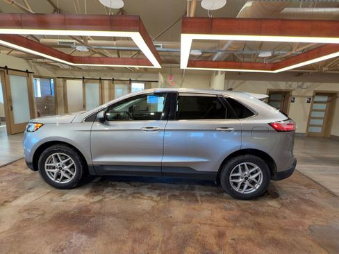 Used 2024 Ford Edge SEL w/ Cold Weather Package image 6