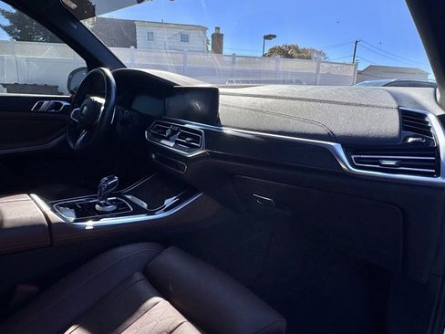 Used 2022 BMW X5 M50i w/ Executive Package image 17