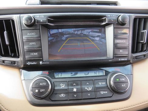 Used 2016 Toyota RAV4 XLE AWD/4WD image 17