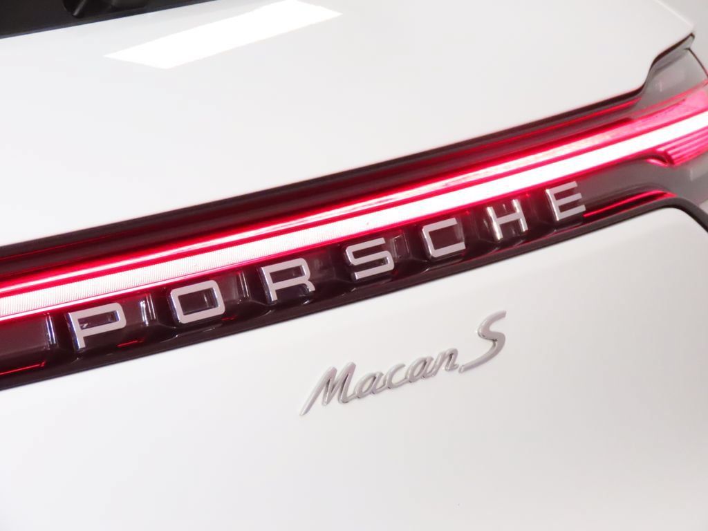 Used 2021 Porsche Macan S AWD/4WD image 12