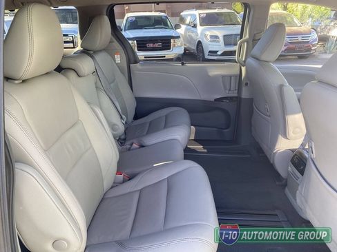 Used 2019 Toyota Sienna XLE FWD image 13