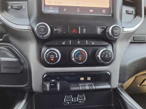 Used 2024 RAM 2500 Big Horn AWD/4WD image 24