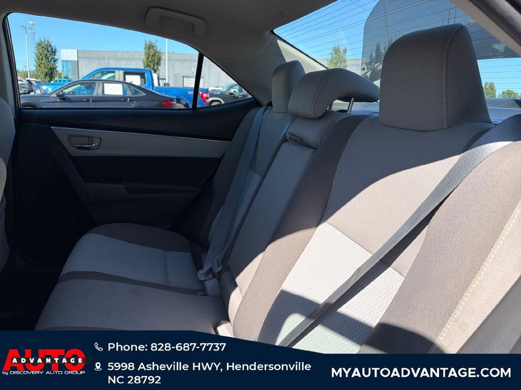 Used 2018 Toyota Corolla LE FWD image 26