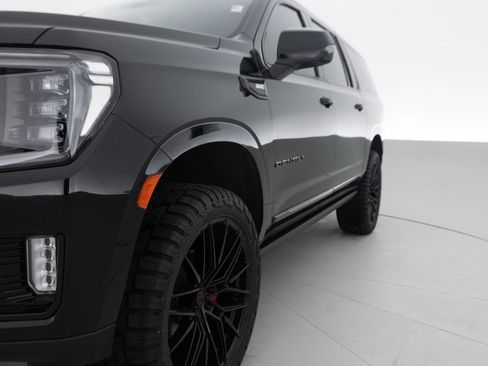 Used 2021 GMC Yukon XL Denali w/ Denali Premium Package AWD/4WD image 12