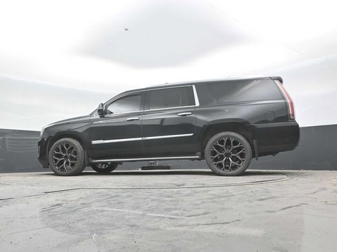 Used 2018 Cadillac Escalade ESV Luxury AWD/4WD image 24