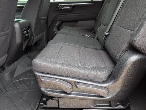 New 2026 Chevrolet Suburban LS AWD/4WD image 7