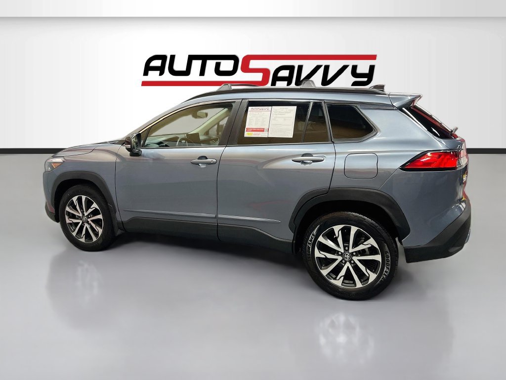 Used 2025 Toyota Corolla Cross XLE w/ Convenience Package AWD/4WD image 4