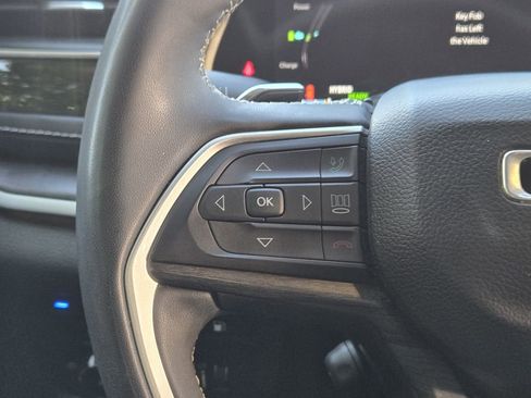 Used 2022 Jeep Grand Cherokee Limited 4xe w/ Luxury Tech Group II image 33