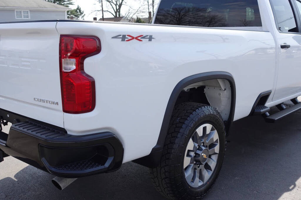 Used 2025 Chevrolet Silverado 2500 Custom w/ Custom Convenience Package AWD/4WD image 11