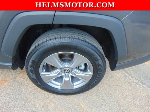 Used 2025 Toyota RAV4 XLE w/ Convenience Package image 10