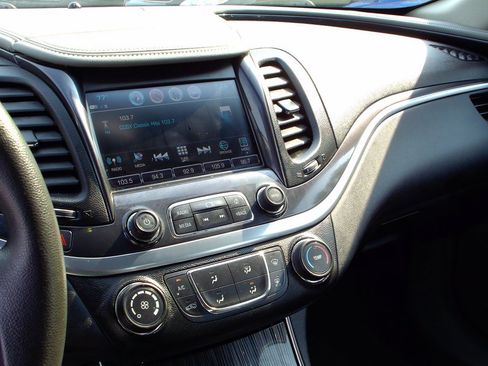 Used 2019 Chevrolet Impala LS FWD image 9