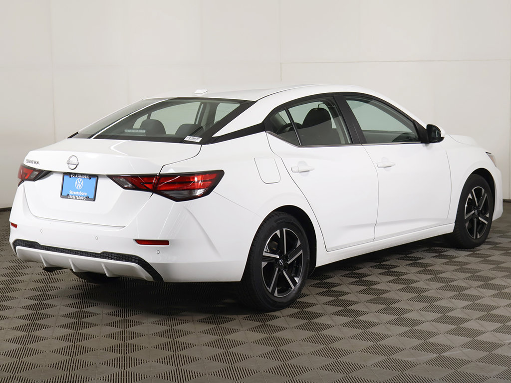 Used 2025 Nissan Sentra SV FWD image 8