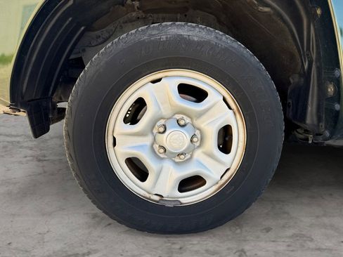 Used 2012 Toyota Tacoma 2WD Double Cab w/ SR5 Pkg image 9