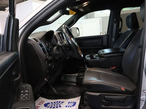Used 2022 RAM 2500 Tradesman w/ Chrome Appearance Group AWD/4WD image 10