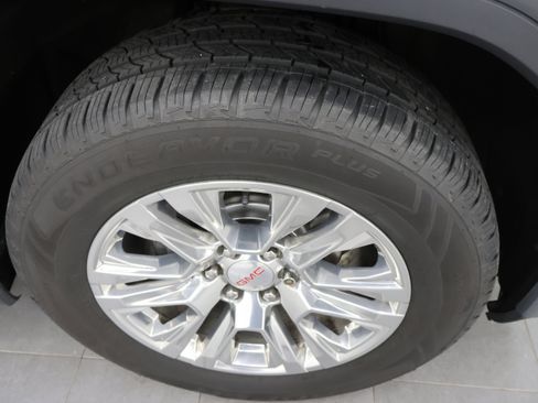 Used 2021 GMC Sierra 1500 Denali w/ Driver Alert Package II AWD/4WD image 3