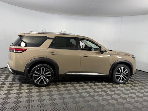 Used 2025 Nissan Pathfinder Platinum w/ Cargo Package AWD/4WD image 6