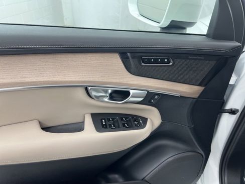 New 2026 Volvo XC90 B6 Plus w/ Protection Package Premier image 15