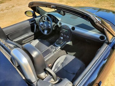 Used 2010 MAZDA MX-5 Miata Grand Touring w/ Premium Pkg RWD image 13
