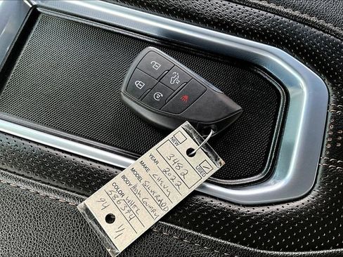 Used 2022 Chevrolet Silverado 1500 High Country image 34