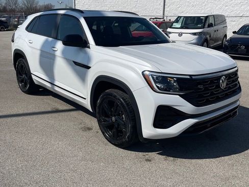 Certified 2025 Volkswagen Atlas Cross Sport SEL R-Line image 1