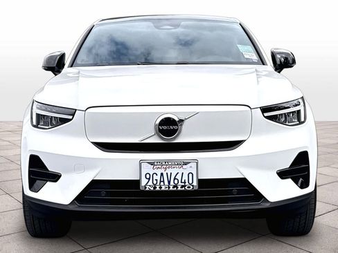 Used 2023 Volvo C40 Recharge Core AWD/4WD image 3