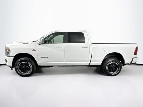Used 2026 RAM 2500 Laramie AWD/4WD image 7